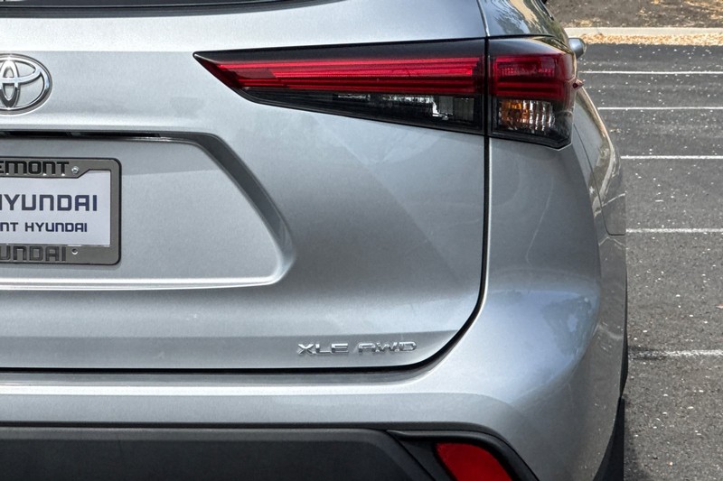 Toyota Highlander Vehicle Full-screen Gallery Image 48