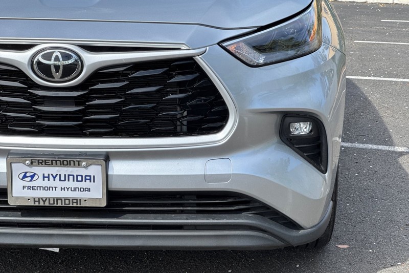 Toyota Highlander Vehicle Full-screen Gallery Image 50