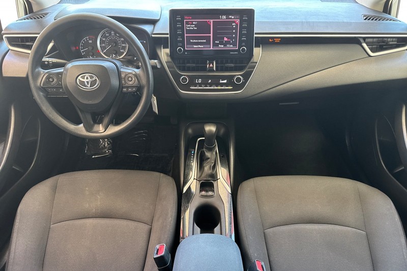Toyota Corolla Vehicle Full-screen Gallery Image 15