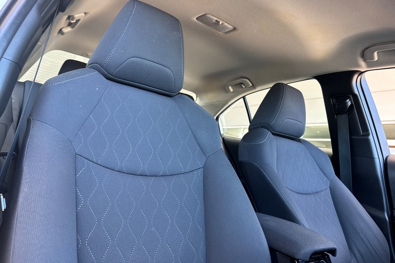 Toyota Corolla Vehicle Full-screen Gallery Image 19