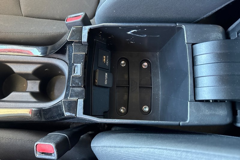 Toyota Corolla Vehicle Full-screen Gallery Image 31