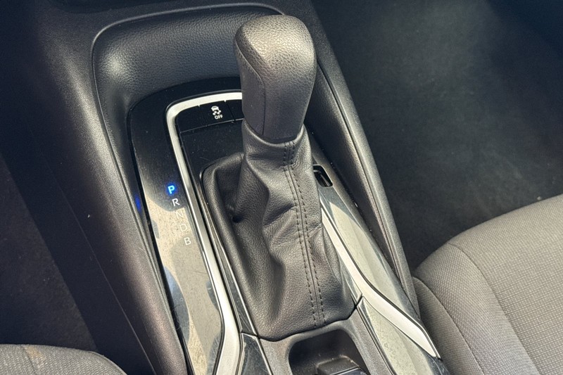 Toyota Corolla Vehicle Full-screen Gallery Image 32