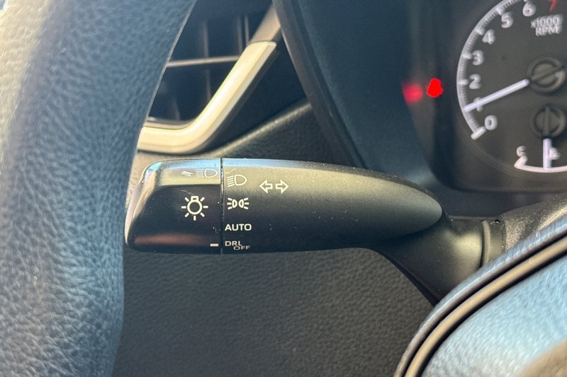 Toyota Corolla Vehicle Full-screen Gallery Image 35