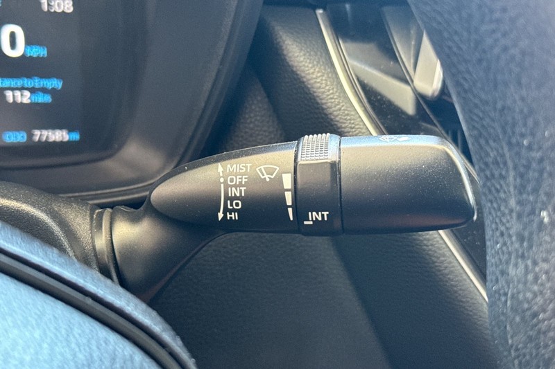 Toyota Corolla Vehicle Full-screen Gallery Image 37
