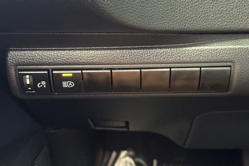 Toyota Corolla Vehicle Full-screen Gallery Image 40