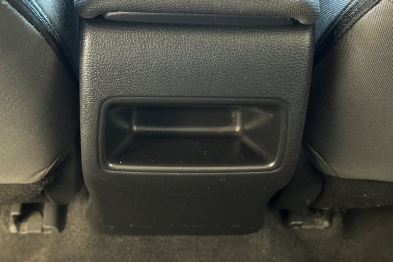 Toyota Corolla Vehicle Full-screen Gallery Image 41