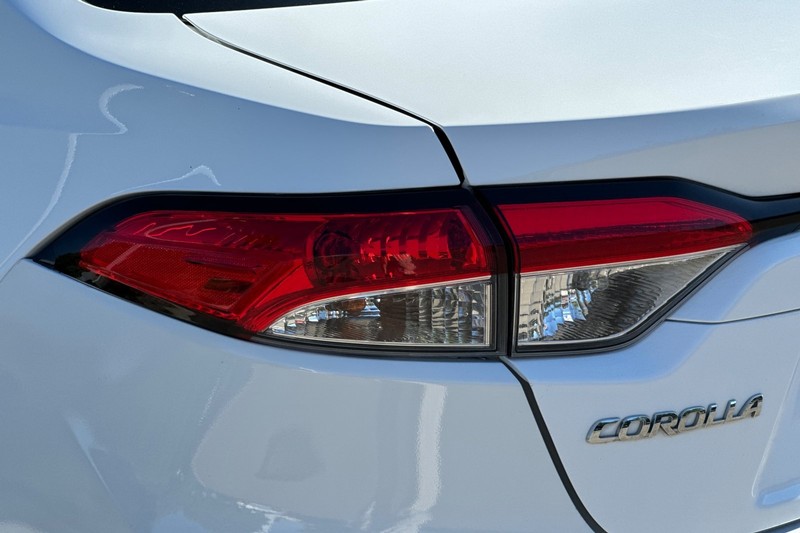 Toyota Corolla Vehicle Full-screen Gallery Image 47