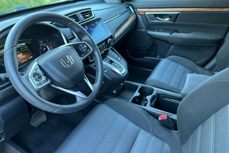 Honda CR-V Hybrid Vehicle Full-screen Gallery Image 10