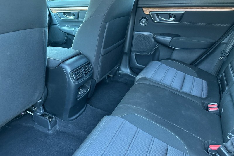 Honda CR-V Hybrid Vehicle Full-screen Gallery Image 14