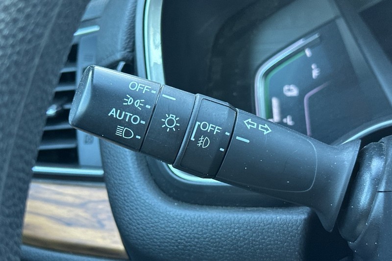 Honda CR-V Hybrid Vehicle Full-screen Gallery Image 36
