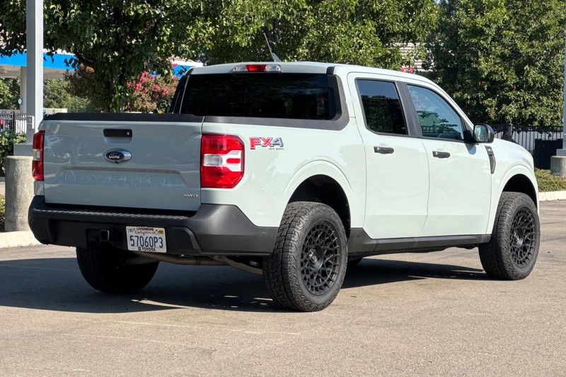 Ford Maverick Vehicle Full-screen Gallery Image 04