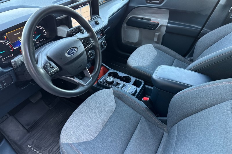 Ford Maverick Vehicle Full-screen Gallery Image 10