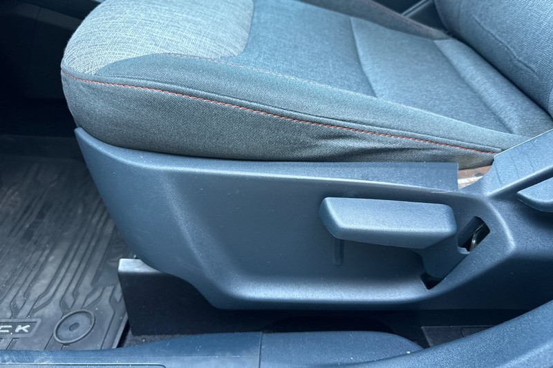 Ford Maverick Vehicle Full-screen Gallery Image 13