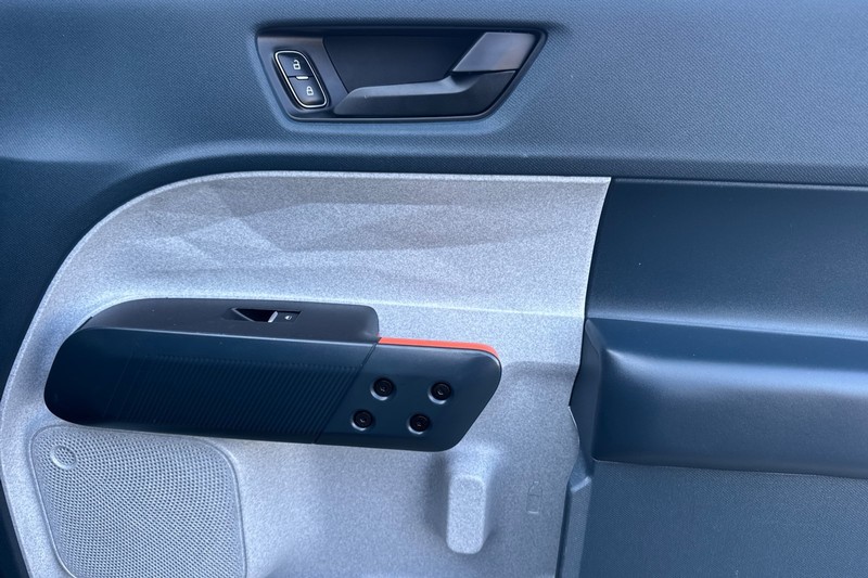 Ford Maverick Vehicle Full-screen Gallery Image 20