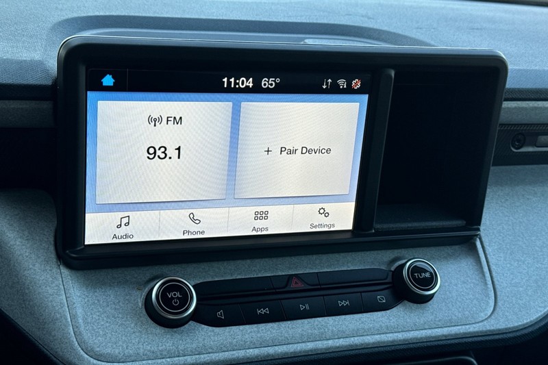 Ford Maverick Vehicle Full-screen Gallery Image 25