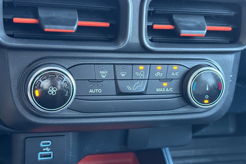 Ford Maverick Vehicle Full-screen Gallery Image 27