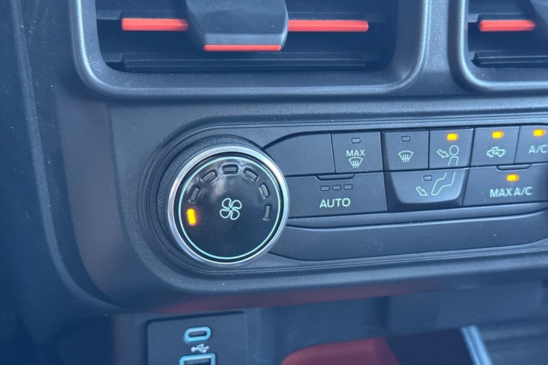 Ford Maverick Vehicle Full-screen Gallery Image 28