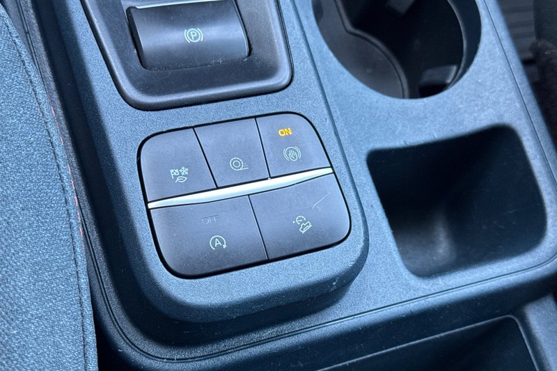 Ford Maverick Vehicle Full-screen Gallery Image 31