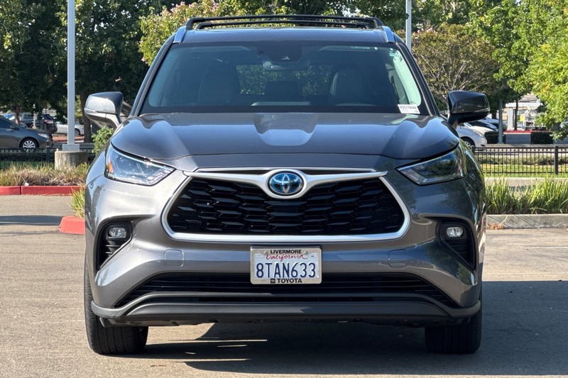 Toyota Highlander Hybrid Vehicle Full-screen Gallery Image 09
