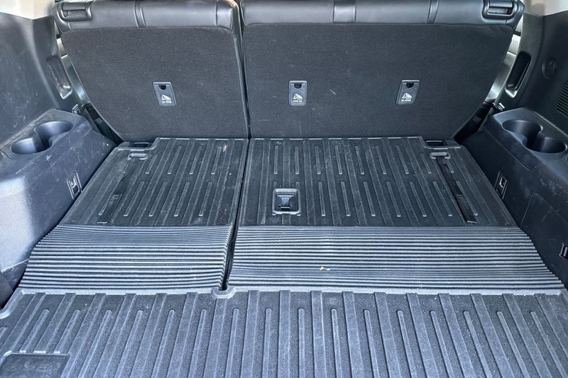 Toyota Highlander Hybrid Vehicle Full-screen Gallery Image 17