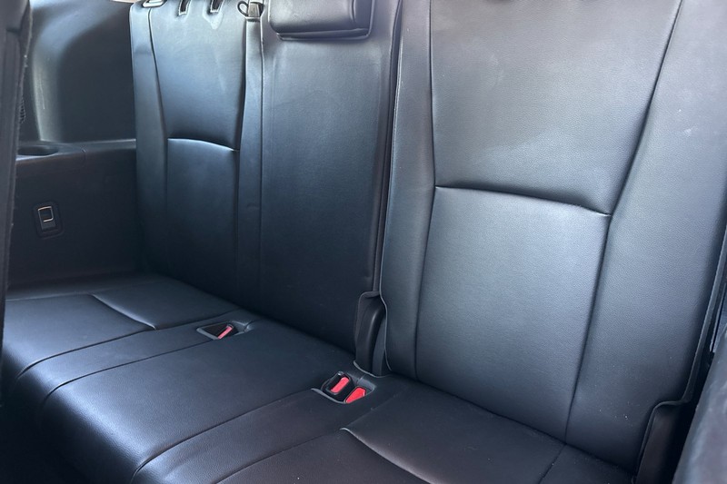 Toyota Highlander Hybrid Vehicle Full-screen Gallery Image 18