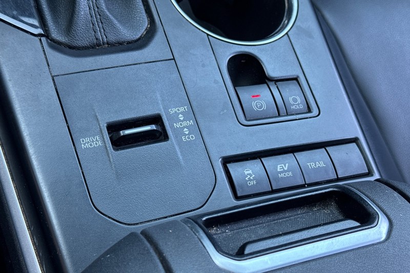 Toyota Highlander Hybrid Vehicle Full-screen Gallery Image 33