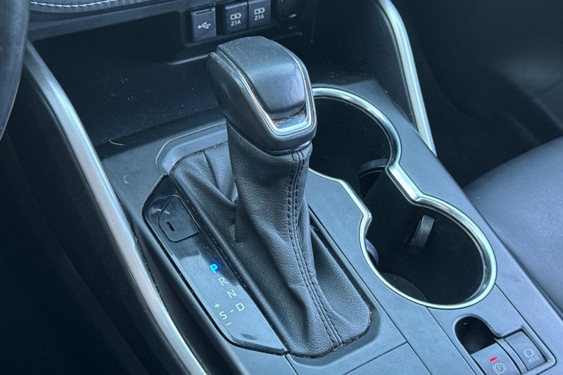 Toyota Highlander Hybrid Vehicle Full-screen Gallery Image 35