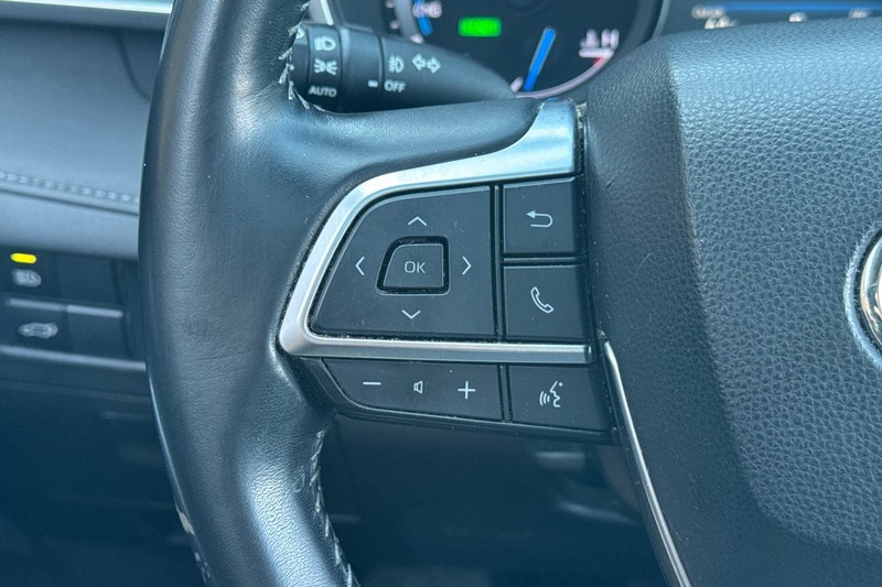 Toyota Highlander Hybrid Vehicle Full-screen Gallery Image 38