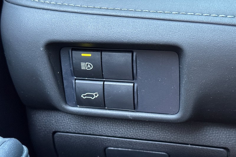 Toyota Highlander Hybrid Vehicle Full-screen Gallery Image 44