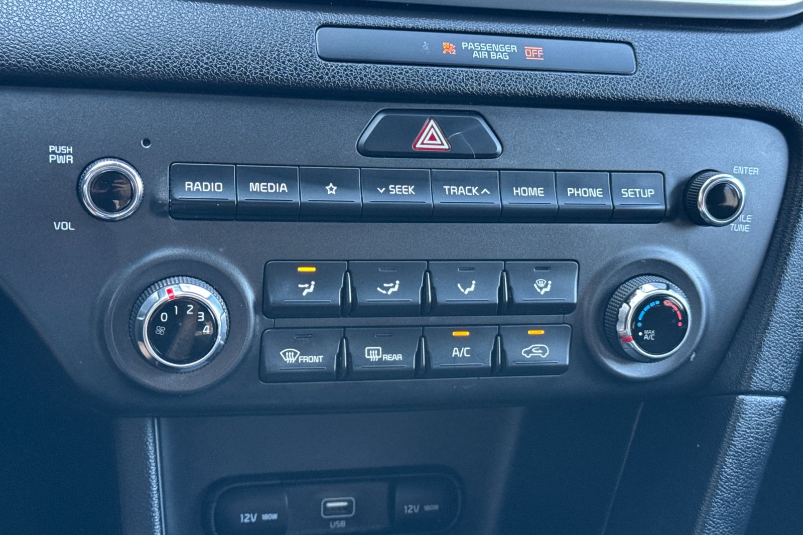 Kia Sportage Vehicle Full-screen Gallery Image 28