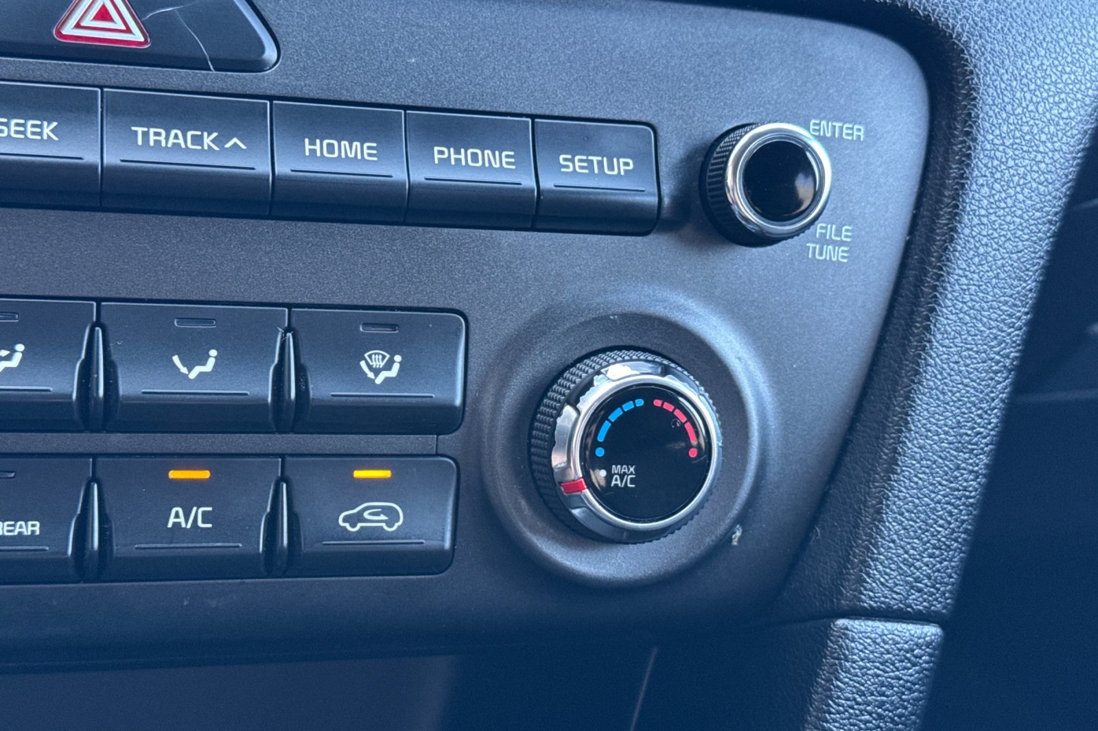 Kia Sportage Vehicle Full-screen Gallery Image 30
