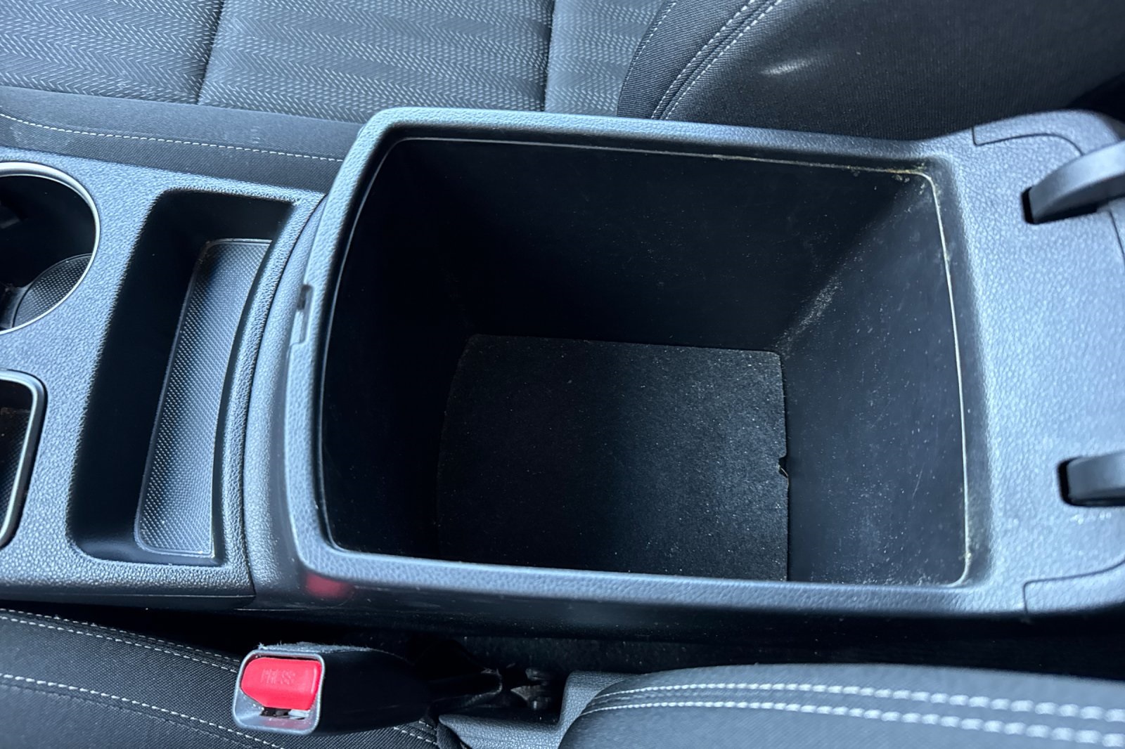 Kia Sportage Vehicle Full-screen Gallery Image 32