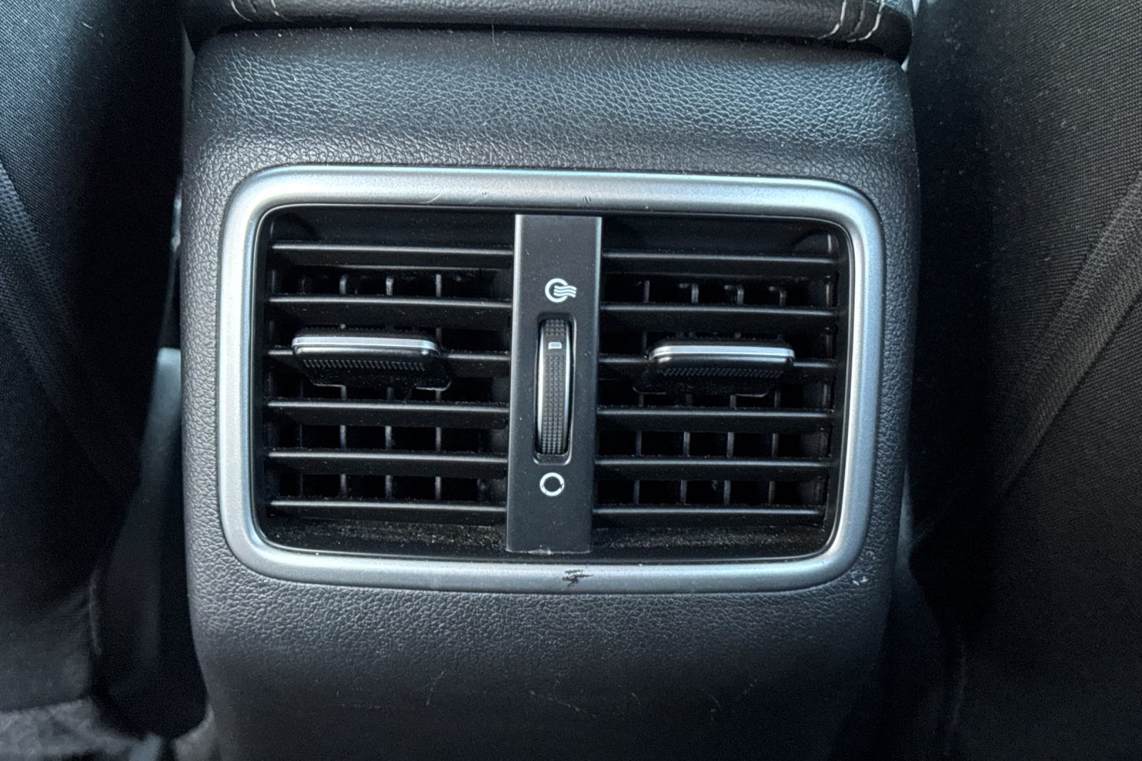 Kia Sportage Vehicle Full-screen Gallery Image 42