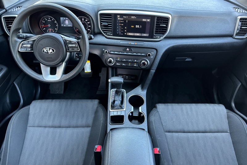 Kia Sportage Vehicle Full-screen Gallery Image 15