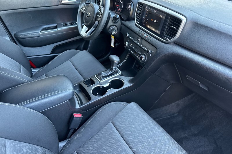 Kia Sportage Vehicle Full-screen Gallery Image 19