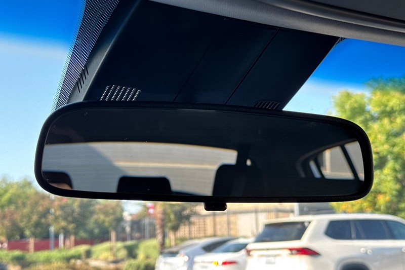 Kia Sportage Vehicle Full-screen Gallery Image 25