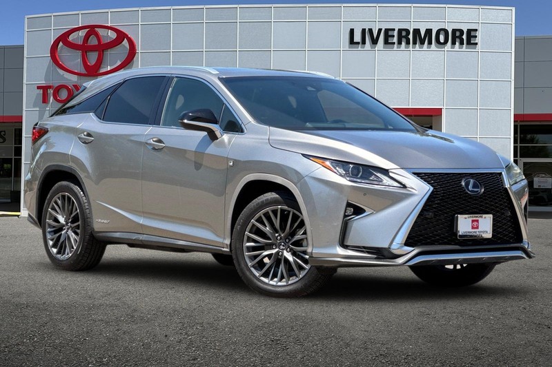 Lexus RX Vehicle Full-screen Gallery Image 02
