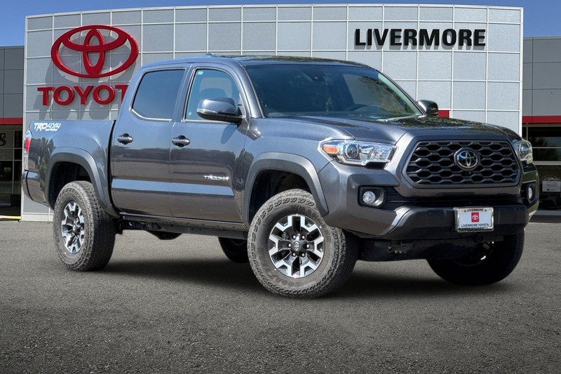 Toyota Tacoma 4WD Vehicle Full-screen Gallery Image 02