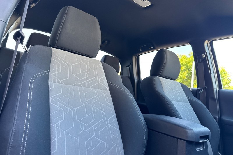 Toyota Tacoma 4WD Vehicle Full-screen Gallery Image 20
