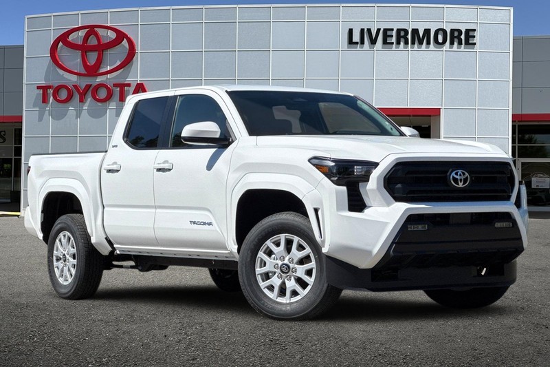Toyota Tacoma 4WD Vehicle Full-screen Gallery Image 02