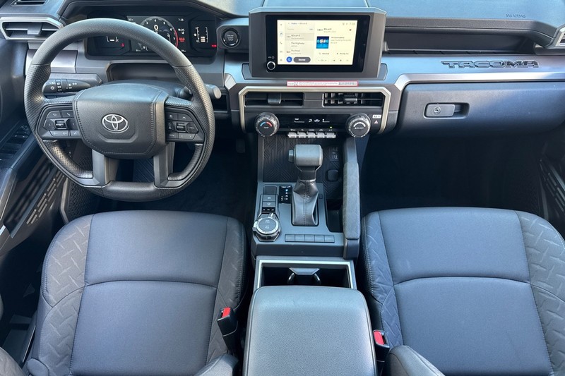 Toyota Tacoma 4WD Vehicle Full-screen Gallery Image 16