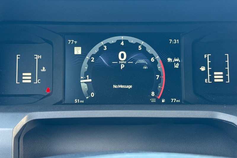 Toyota Tacoma 4WD Vehicle Full-screen Gallery Image 41