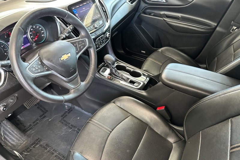 Chevrolet Equinox Vehicle Full-screen Gallery Image 10