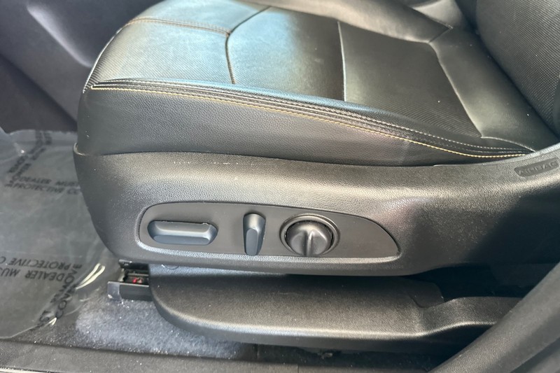 Chevrolet Equinox Vehicle Full-screen Gallery Image 13