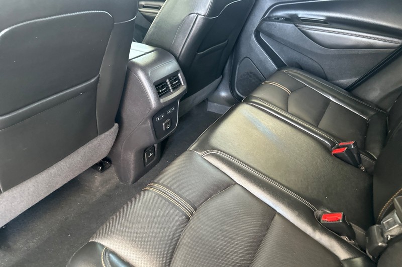 Chevrolet Equinox Vehicle Full-screen Gallery Image 14