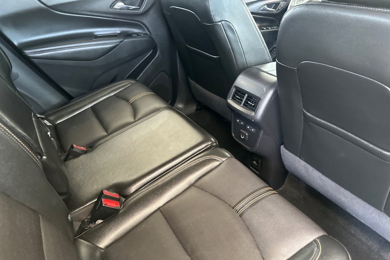 Chevrolet Equinox Vehicle Full-screen Gallery Image 18