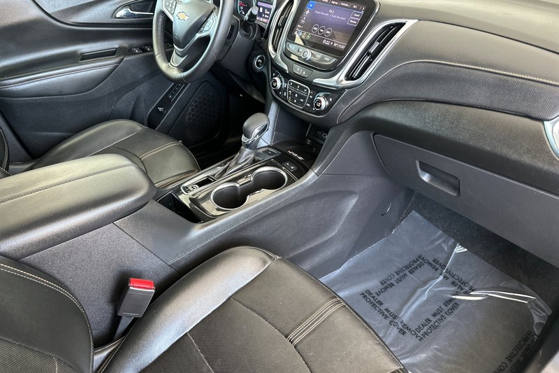 Chevrolet Equinox Vehicle Full-screen Gallery Image 19