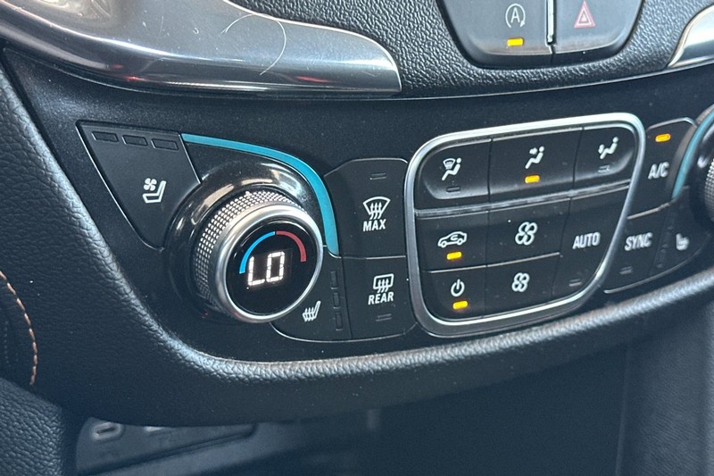 Chevrolet Equinox Vehicle Full-screen Gallery Image 29