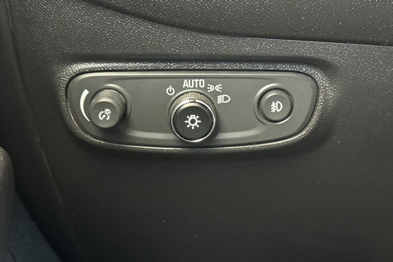 Chevrolet Equinox Vehicle Full-screen Gallery Image 42
