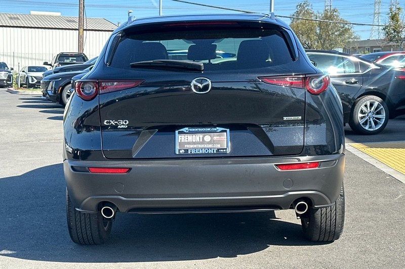 Mazda CX-30 Vehicle Full-screen Gallery Image 05